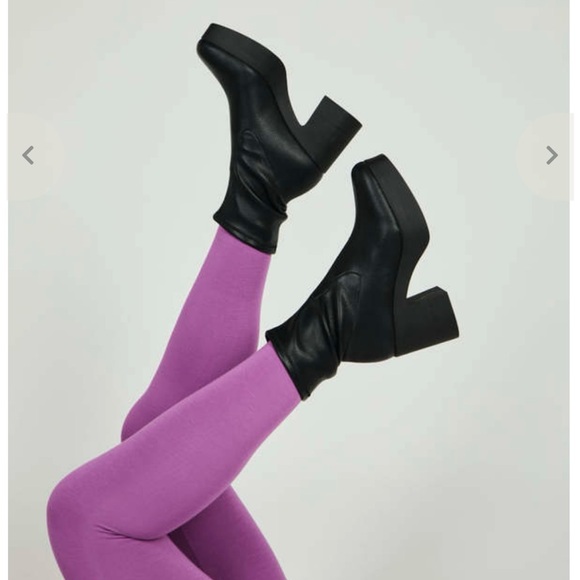 INTENTIONALLY BLANK Marlowe Platform Boots - Picture 3 of 13